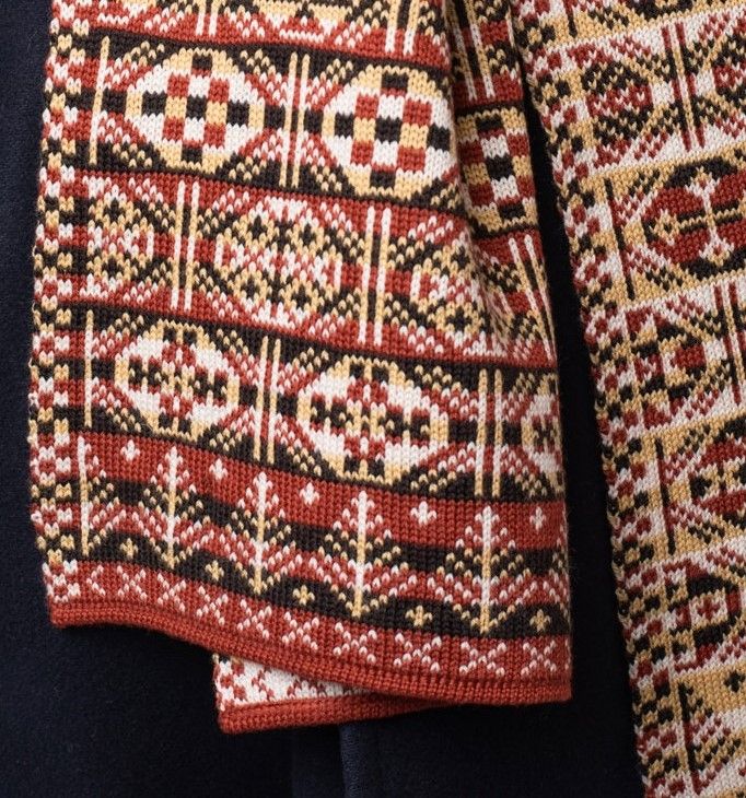 Thick Heritage colour Fair Isle scarf in old pattern